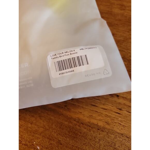 Rare Love Your Melon Yellow Tweety Bird Adult Beanie With Pom New - Picture 7 of 7